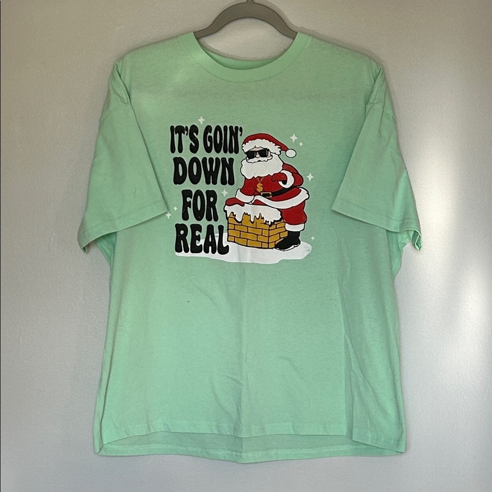 Amazon Brand Mint Green Santa Graphic T-Shirt size L